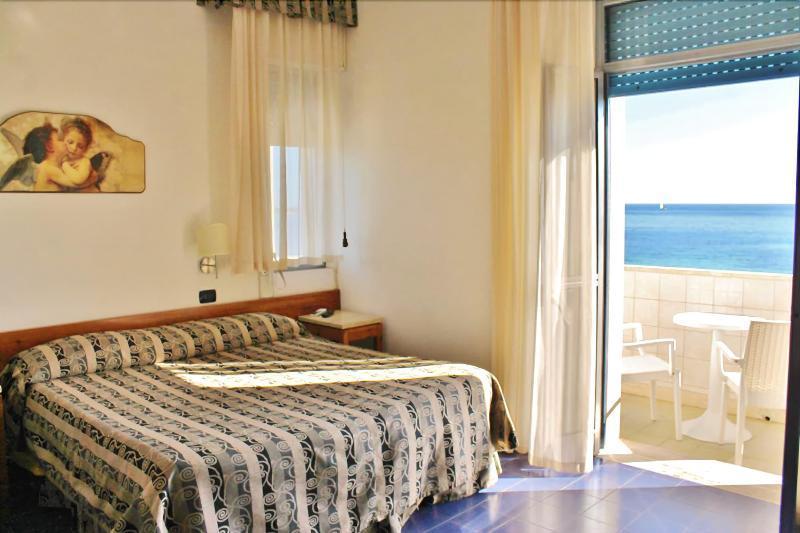 Hotel Blu Порто-Чезарео Екстер'єр фото